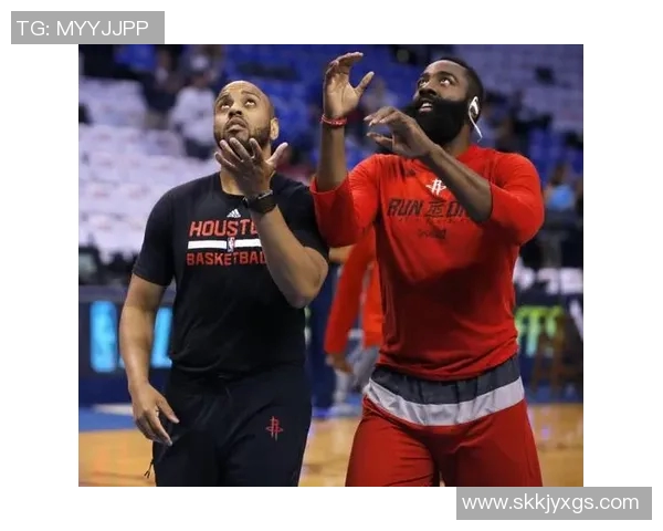 球星家庭生活全揭秘 伴侣孩子成长点滴展现真实亲情与生活细节 球星家庭生活全揭秘 伴侣孩子成长点滴展现真实亲情与生活细节