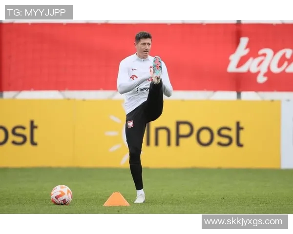 足球世界杯赛场突发事件分析与应对策略探讨:确保赛事安全与顺利进行的多重保障措施 足球世界杯赛场突发事件分析与应对策略探讨:确保赛事安全与顺利进行的多重保障措施