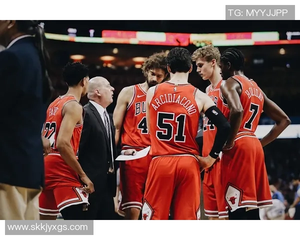 公牛队与主教练发生激烈冲突 双方矛盾升级引发舆论关注